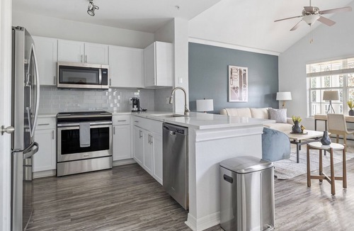 Baldwin Park Apartment | Modern Apartment in Prime Location (ID3821X91)