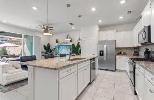 Loughman House | Modern Breeze
