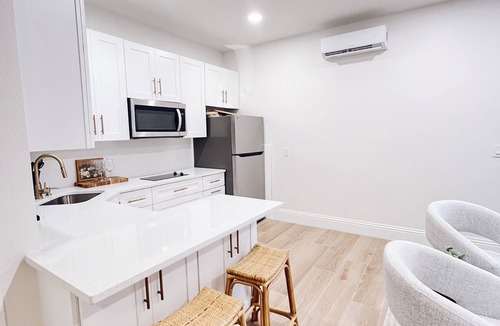 Buena Ventura Lakes Apartment | Modern Guesthouse near MCO