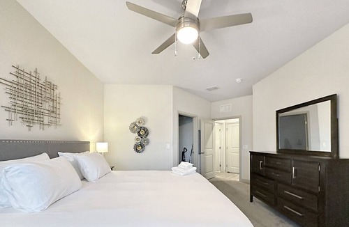 Colonial Town Center Apartment | Modern Luxury, Minutes to Downtown Orlando