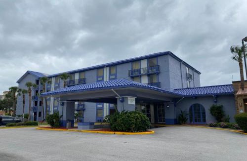 Florida Center Hotel | Monumental Movieland Hotel