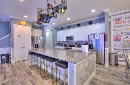 Briargrove House | Music Bowling Villa sleeps 40 FREE early check in/late check out WHEN available