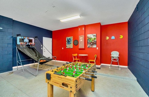 Kissimmee House | Near Disney - 8BR Resort Home - Pool & Games Room