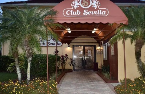 Kissimmee Resort | Near Theme Parks - 4 Night Minimum