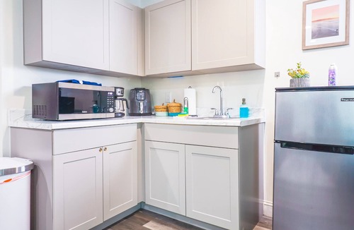 Orlando Apartment | NEW Designed Apt 2023 NrUCF PETSOk PrivateEntry