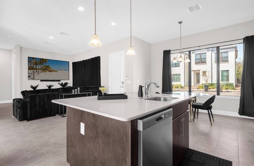 Loughman House | New Listing Discount! 15 Minutes to Disney! Large Community Pool + Private Pool!