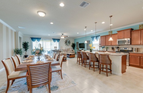 Four Corners Villa | NEW LUXURY LAKE FRONT VILLA. Hot Tub, Pool, Games Room, Windsor at Westside
