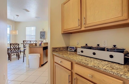 Calabay Parc Villa | NEW! Spacious 5BR Home w/Private Pool+Spa in Scenic Davenport Location
