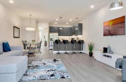 Four Corners House | New Townhome villa located near Disney World with pool