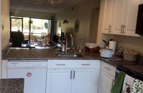 Ventura Condo | Oct 15-27 OPEN. Sunny, Quiet .Main floor ,Gated, WiFi-GOLF-pools,-Parks 30 min