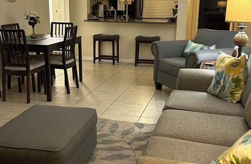 Ventura Condo | Oct 15-27 OPEN. Sunny, Quiet .Main floor ,Gated, WiFi-GOLF-pools,-Parks 30 min