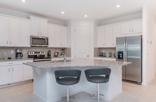 Southwest Orlando House | On Resort/Home Office/Private Pool and Spa/Surf Simulator/Wifi
