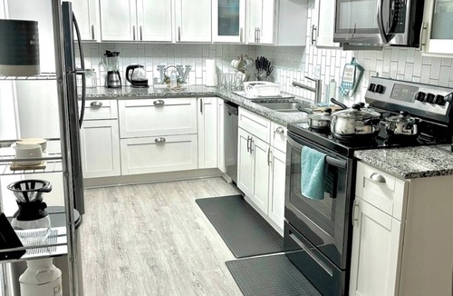 Pine Castle House | Orlando Airport-5 miles-Charming 2-bedroom, 2 bath-HS Business Internet