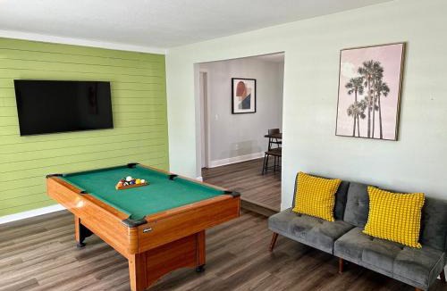 Dover Manor House | Orlando Luxe Retreat with Private Pool