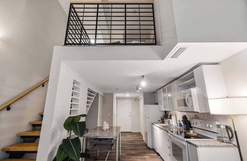 Downtown Cincinnati Apartment | OTR Stadium Loft with Pool & Gym