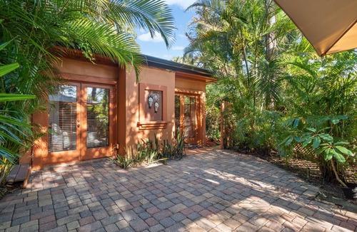 Northwest Orlando House | Palm Room at Bliss House