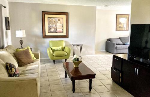 Indian Ridge House | Peace by the Pond
