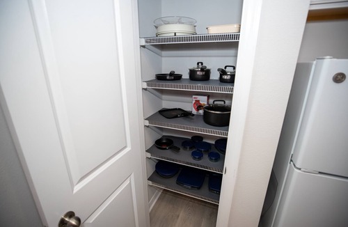 Colonialtown South House | Pet Friendly Modern Zen Studio Retreat W/Hot Tub! Home by RedAwning