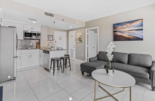Florida Center Condo | Pool and lake view! Near Universal and I-Drive!