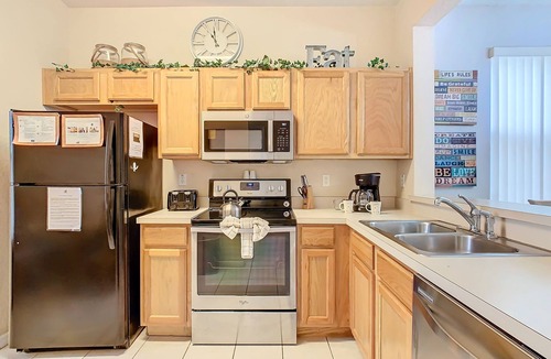 Kissimmee House | Regal Oaks Getaway: 4BR Home Close to Disney & Old Town