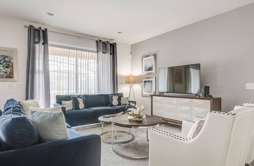 Loughman House | SIX BEDROOM HOME IN A 5 STAR RESORT