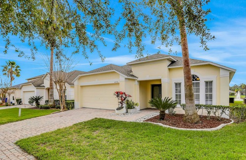 Cumbrian Lakes House | Snowbird-friendly home with private outdoor pool, grill, patio, lake views, & AC