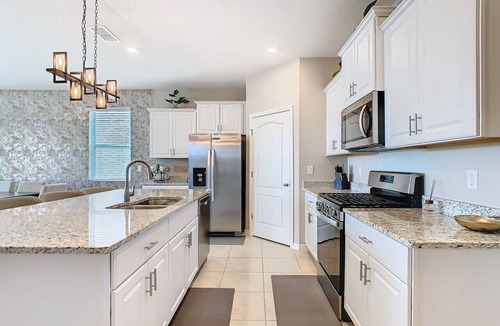 Loughman House | Solterra Luxury 6BR Villa with Game Room & Pool