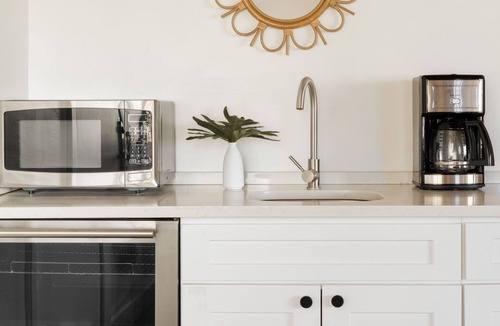 Lake Cherokee Apartment | Sonder Wellborn | Spacious Queen Room+