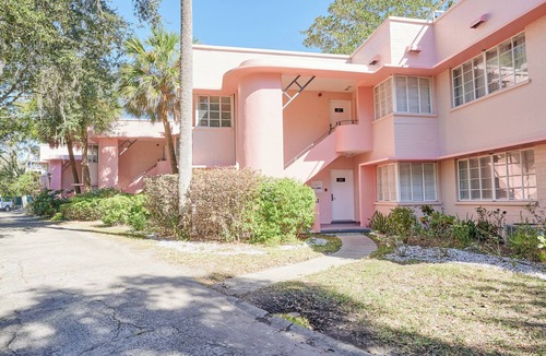 Lake Cherokee Apartment | Sonder Wellborn | Spacious Queen Room+