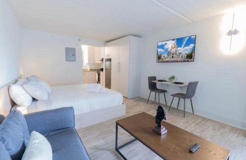 Kissimmee Apartment | Sophisticated Studio 8 min to Disney World