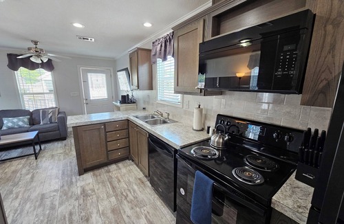 Kissimmee House | SPACIOUS 1 BEDROOM HOUSE IN DISNEY AREA 5 STAR RATED MILL CREEK RESORT 2764