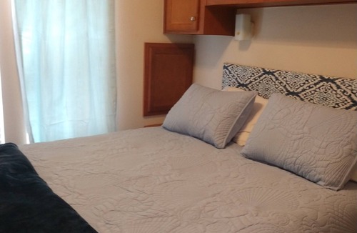 Kissimmee Resort | SPACIOUS 1 BEDROOM LOFT GOLF CART IN DISNEY AREA 5 STAR RATED MILL CREEK RESORT