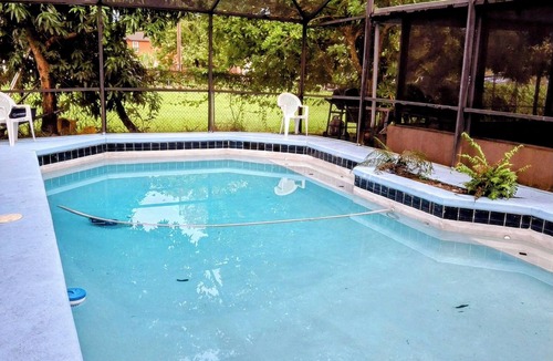 Northwest Orlando House | Spacious 6-bedroom house in charming Orlando with AC, WiFi