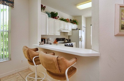 Esprit House | SPACIOUS BEDROOM, PRIVATE POOL, VERY CLOSE TO THEME PARKS & ATTRACTIONS