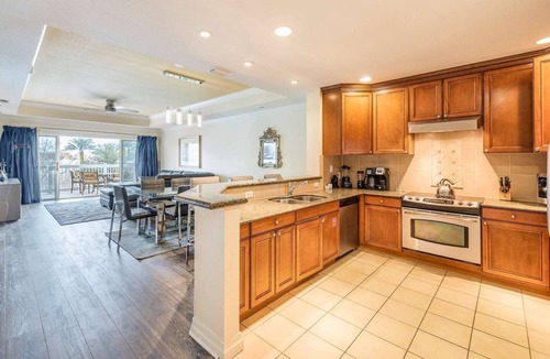 Reunion Condo | Spacious Elegant Condo with Private Balcony at Reunion