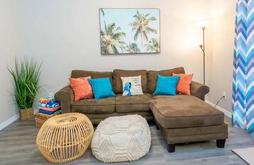 Kissimmee House | Spacious w. King bed RESORT community/Pool & Gym!!