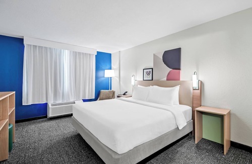 Southwest Orlando Hotel | Spark by Hilton Orlando near Universal
