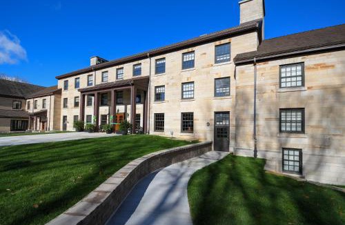 Mitchell Hotel | Spring Mill Inn
