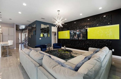 Loughman House | ST012V 10 Bed, Dinosaurs, Minions
