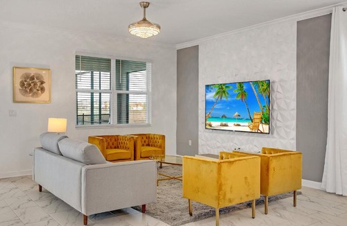 Kissimmee House | Storey Lake 9 BR Villa With Game Room
