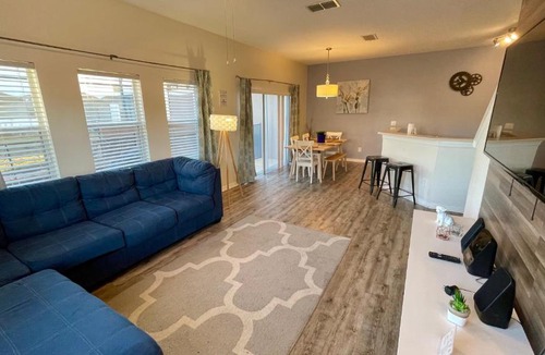 Bellavida House | Stunning 4 Bedroom w/ Pool Close to Disney 4562