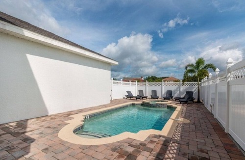 Reunion House | Stunning 6 bedroom villa on the beautiful Reunion resort Superb games room