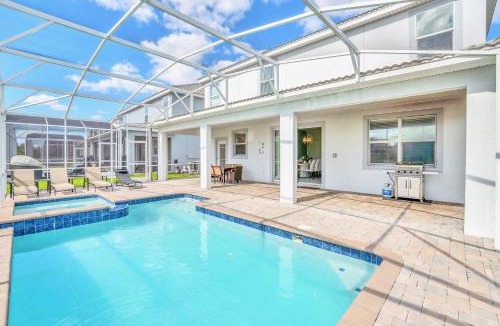 Davenport House | Stunning 8BR Home with BBQ Pool and Theater