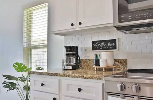 Kissimmee House | Stunning Lakefront Home with Private Pool & Gameroom