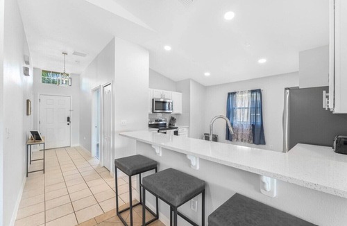 Loughman Villa | Stunning Newly Renovated Pool Home close to Disney