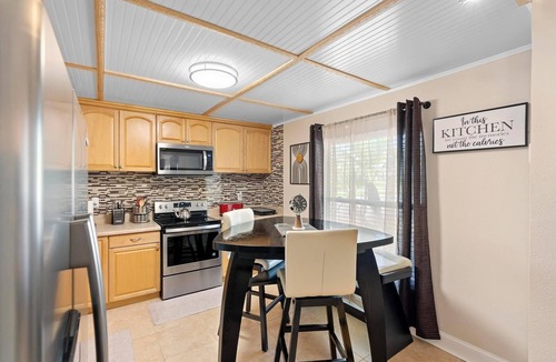 Orlando House | Stylish & Cozy King Bed Retreat @ Baldwin Park