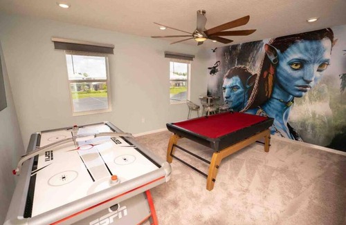 Kissimmee House | Stylish Spacious Home 6 BR Pool & Jacuzzi