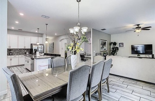 Loughman House | Sunny Home w/pool, hot tub, 12 miles from Disney