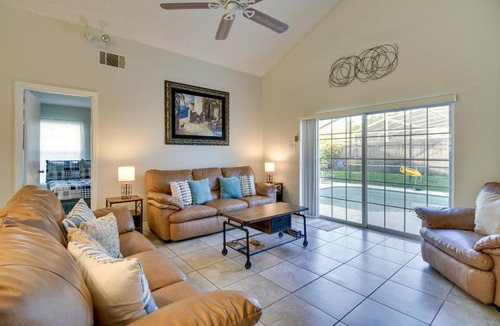 Buena Ventura Lakes House | Sunny Kissimmee Home with Pool about 12 Mi to Disney!
