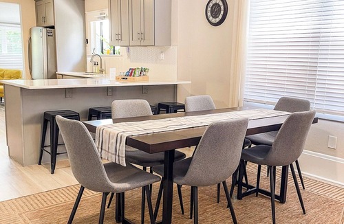 South Eola House | Sweet Magnolia, 3Br/2.5Ba, Downtown Historic Charm w/all the comforts!